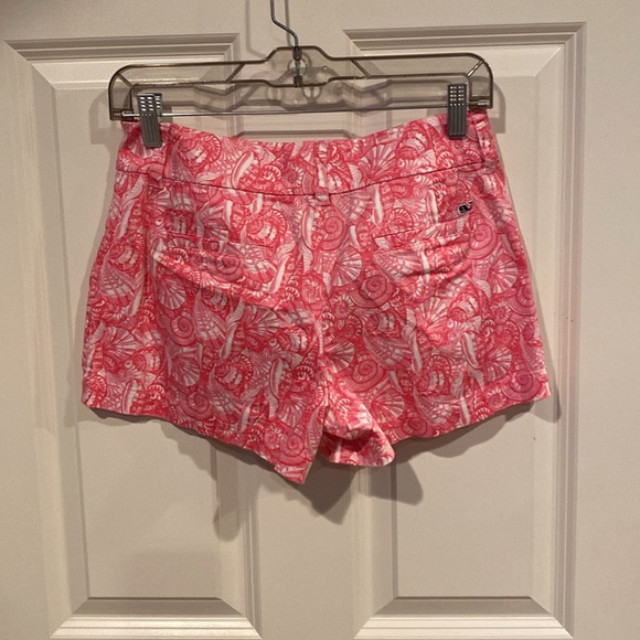 0 Vineyard Vines pink and white shorts - Picture 2 of 4